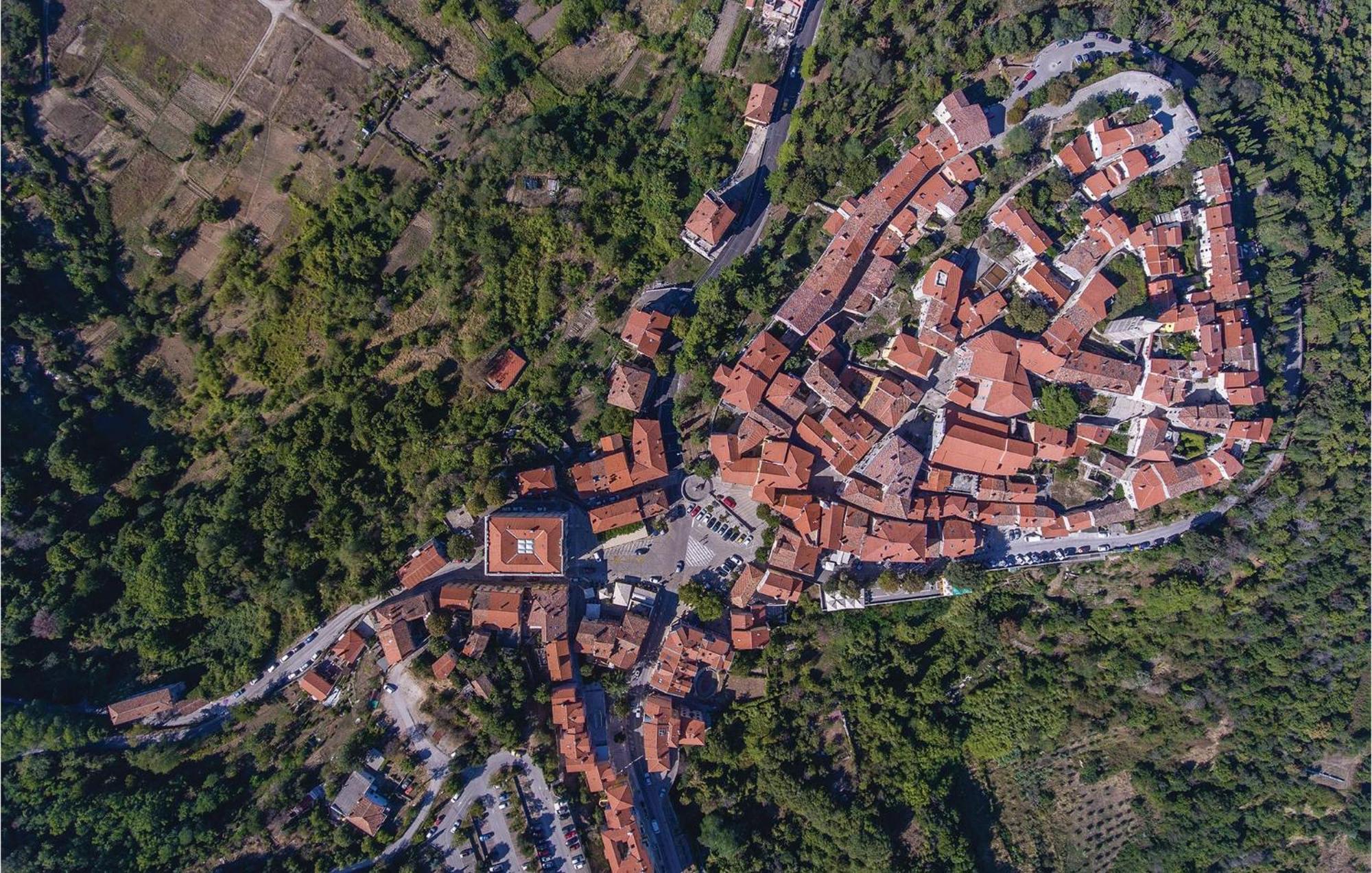 Lovely Apartment In Rabac With Kitchen Eksteriør billede